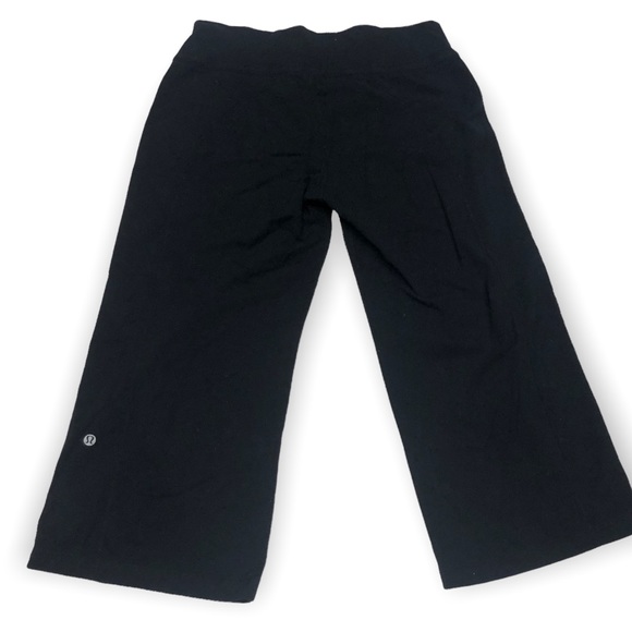 Lululemon Size 6 women’s Capri Pants - Picture 2 of 4